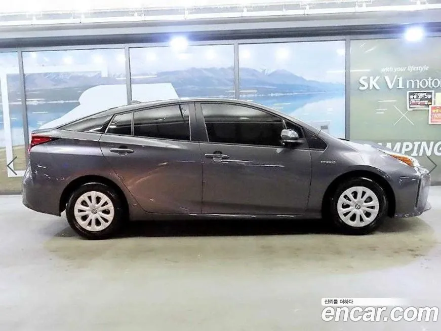 Toyota Prius 2022 из KR, фото 2