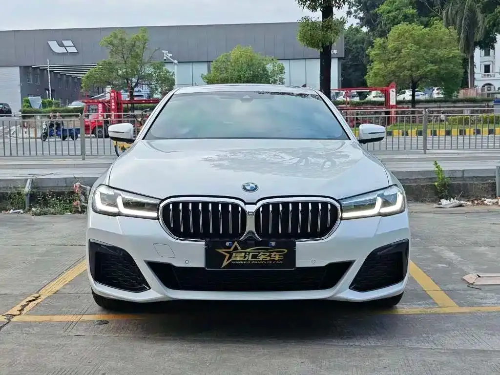BMW 5 Series — фото 1