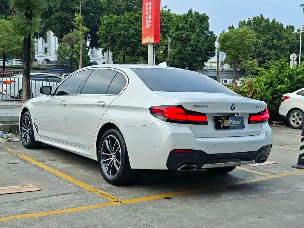 BMW 5 Series — фото 6