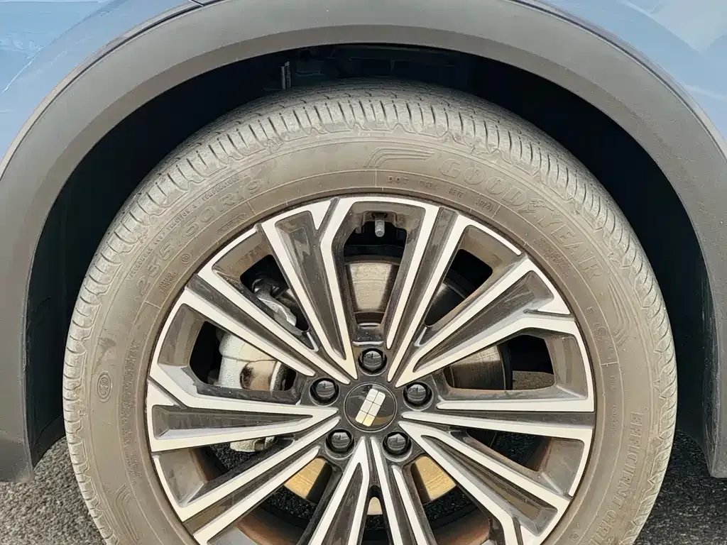 Geely Galaxy L7 — фото 7