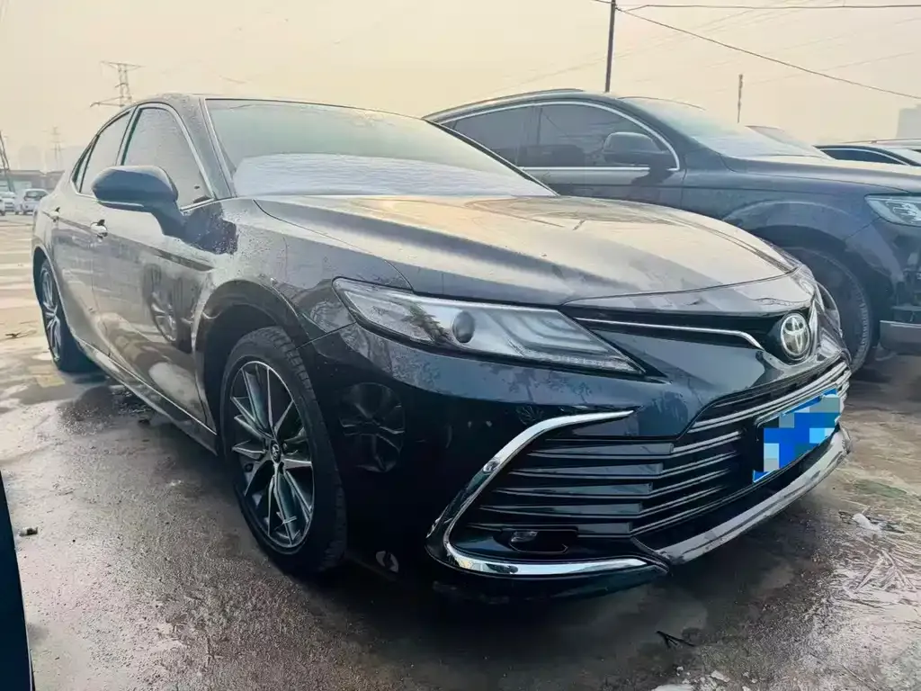 Toyota Camry — фото 3