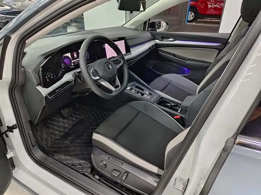 Volkswagen Golf 2025 из CN, фото 7