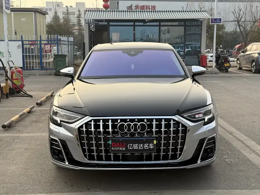 Audi A8 — фото 10
