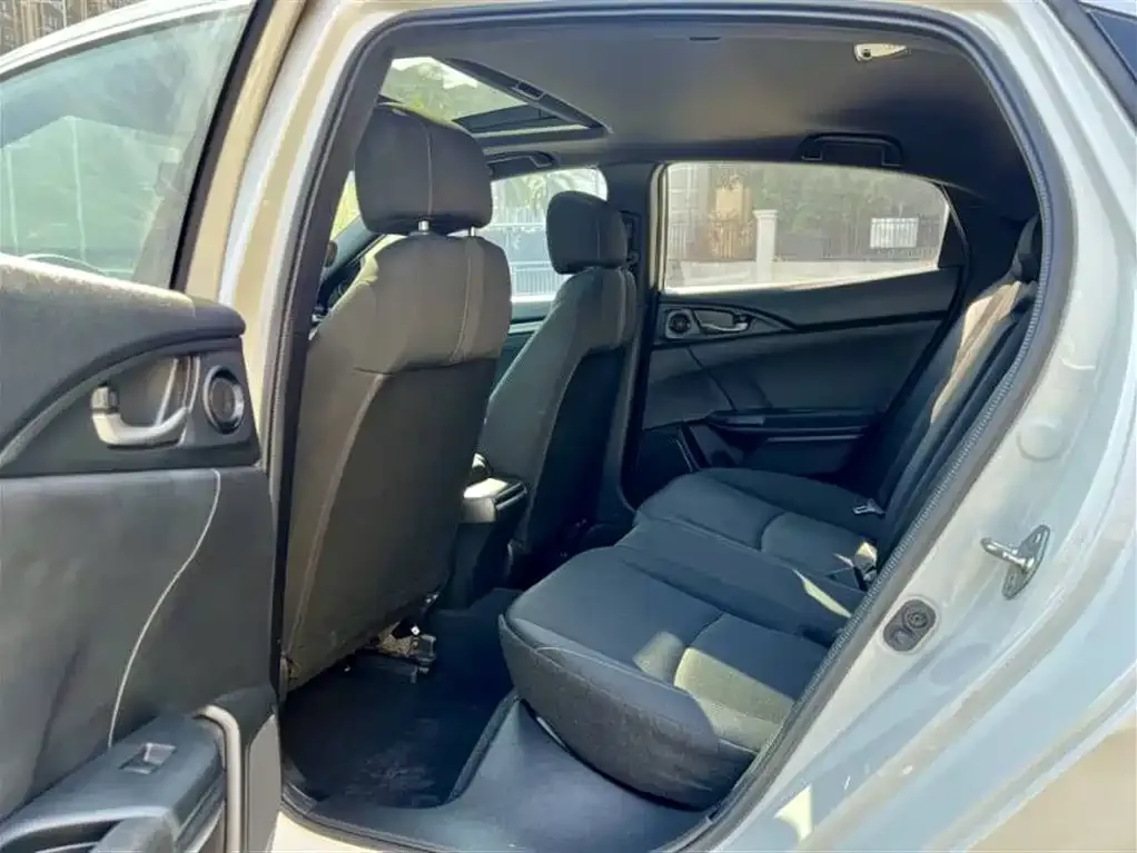 Honda Civic 2022 из CN, фото 2