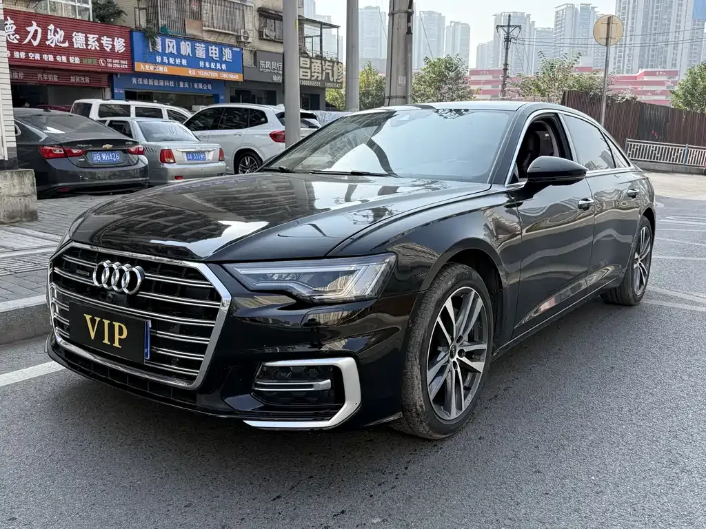 Audi A6L — фото 1