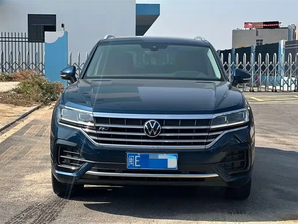 Volkswagen Touareg — фото 7