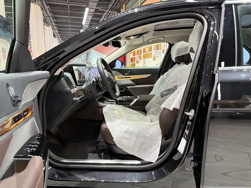 BMW 7 Series 2026 из CN, фото 5