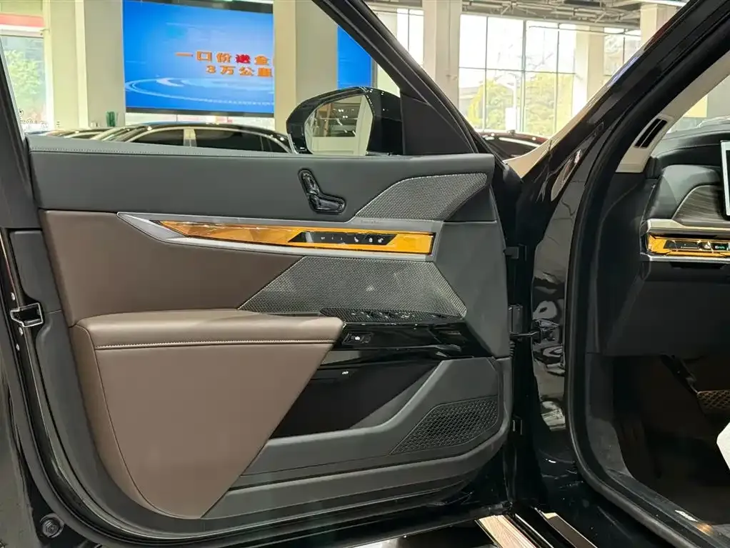 BMW 7 Series 2026 из CN, фото 8