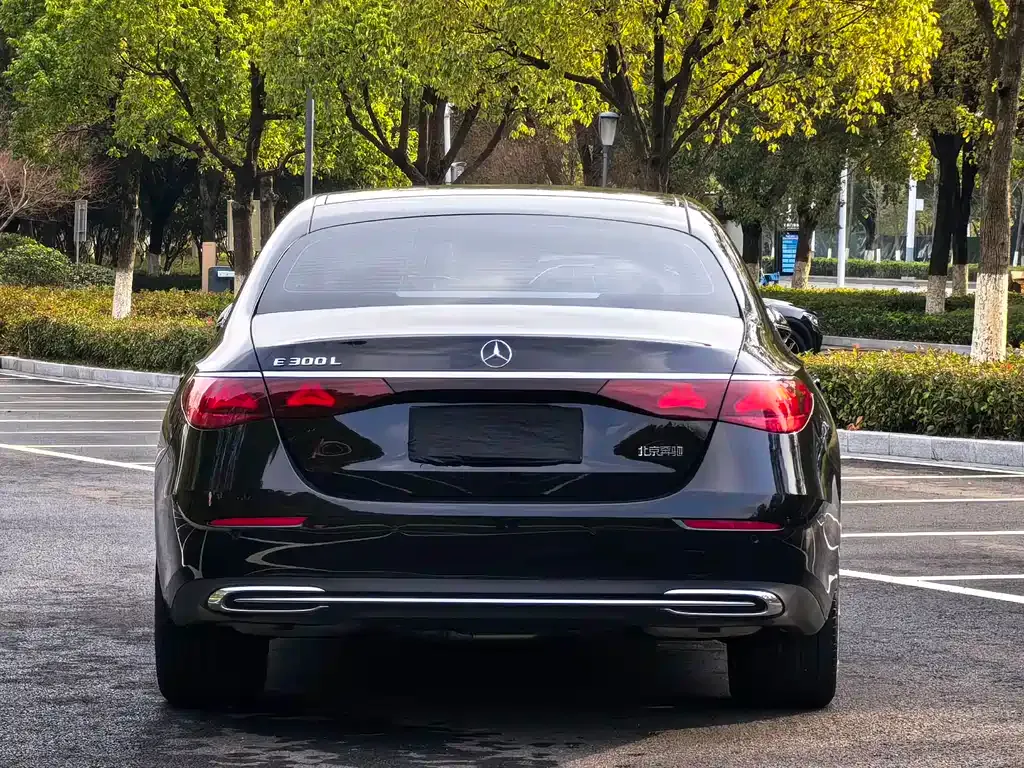 Mercedes-Benz E-Class 2024 из CN, фото 5