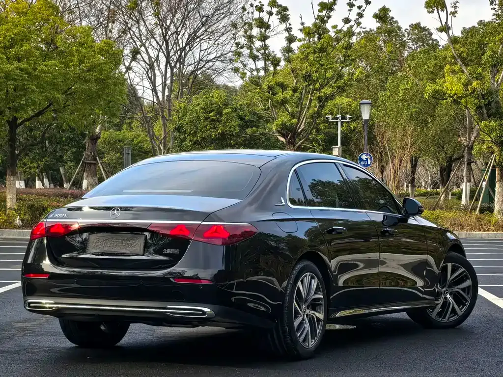 Mercedes-Benz E-Class 2024 из CN, фото 2
