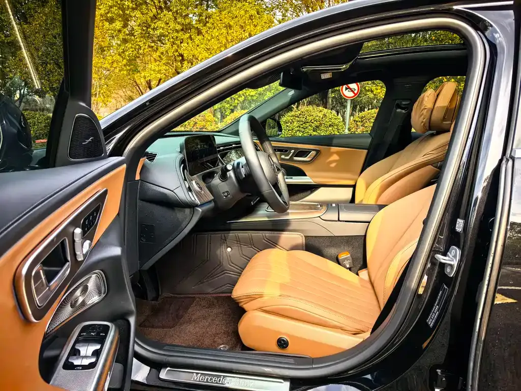 Mercedes-Benz E-Class 2024 из CN, фото 3
