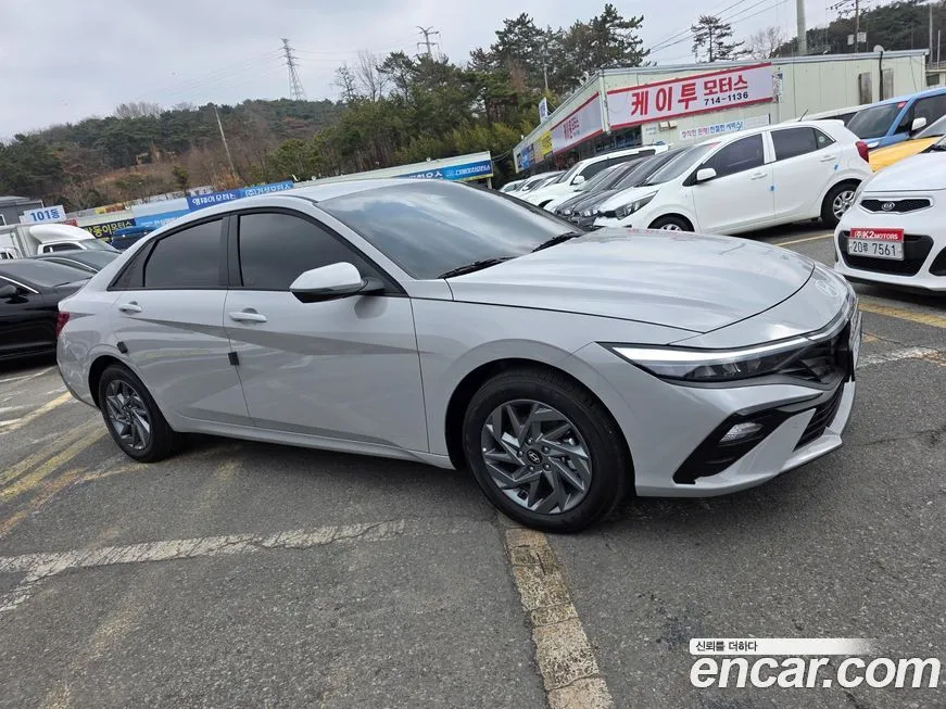 Hyundai AVANTE — фото 1