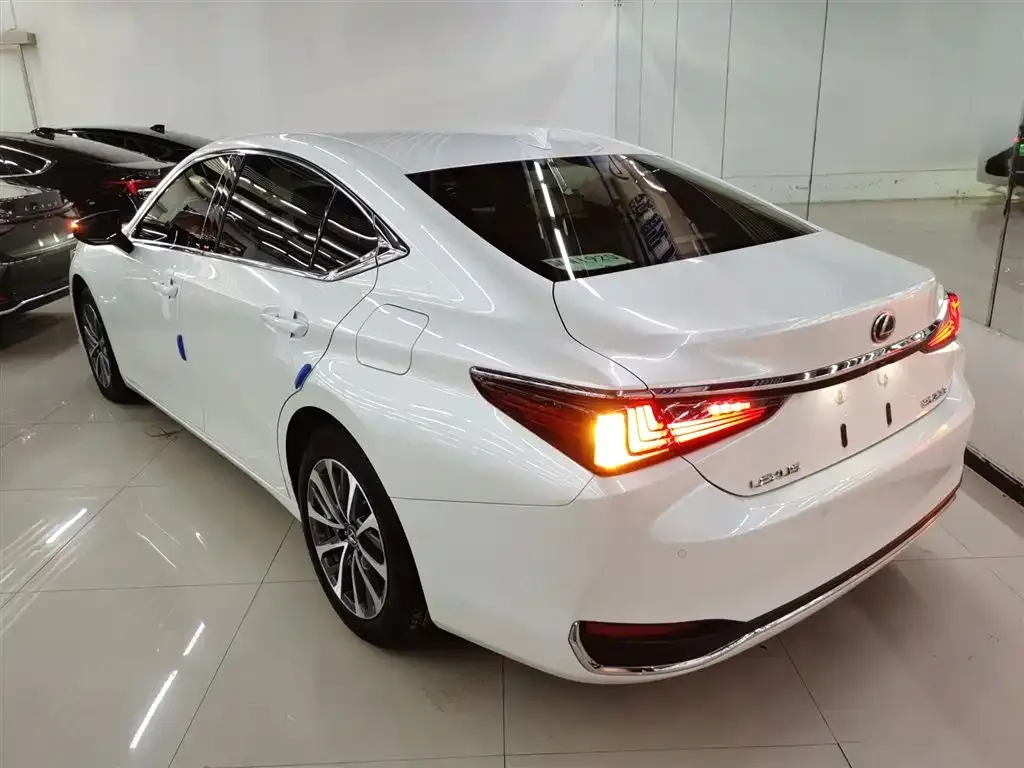 Lexus ES 2023 из CN, фото 3