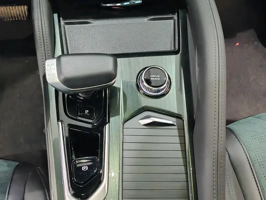 Geely Xingyue L 2023 из CN, фото 4