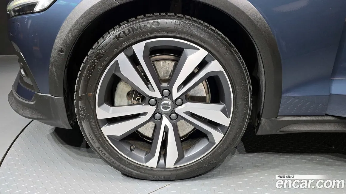 Volvo V60 2021 из KR, фото 8