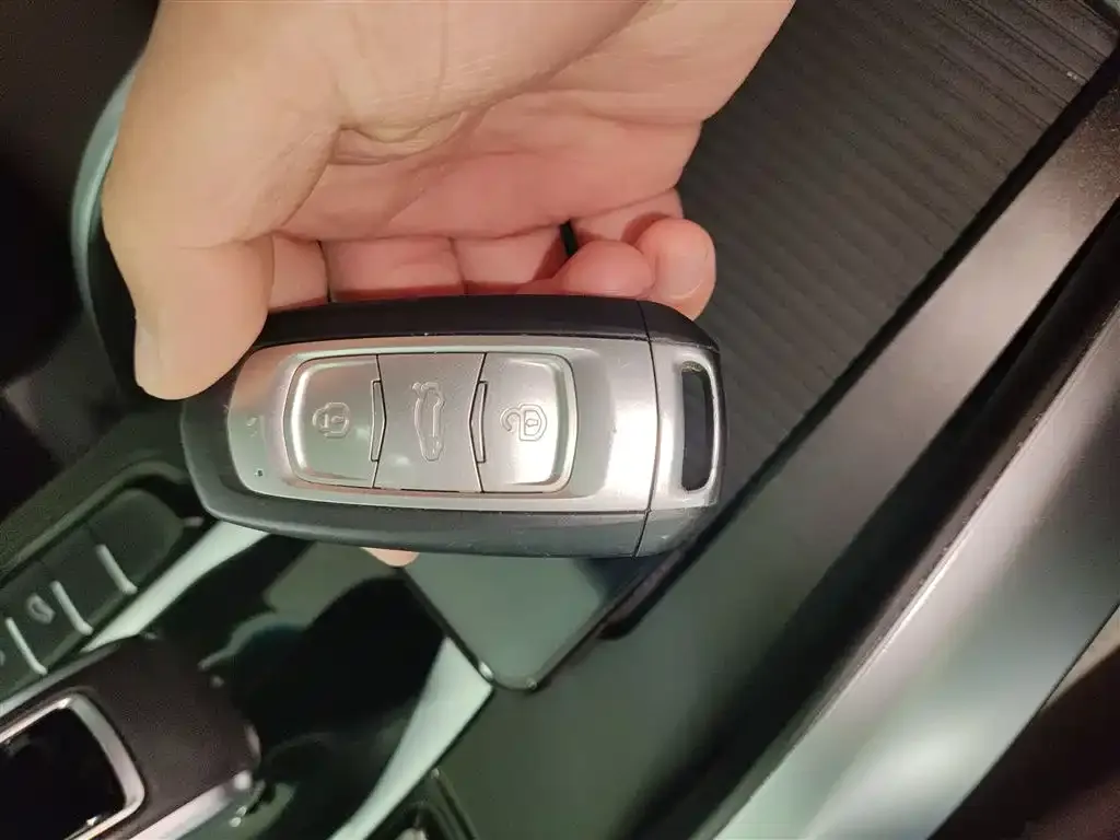 Geely Boyue 2023 из CN, фото 2