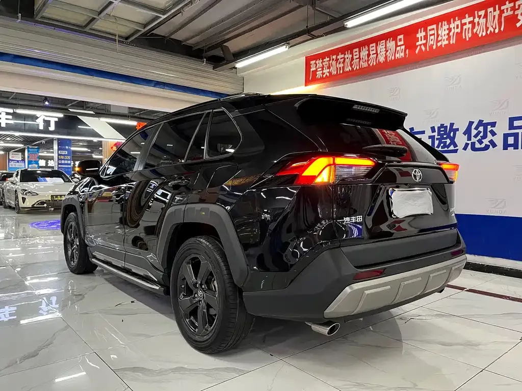 Toyota RAV4 2022 из CN, фото 4