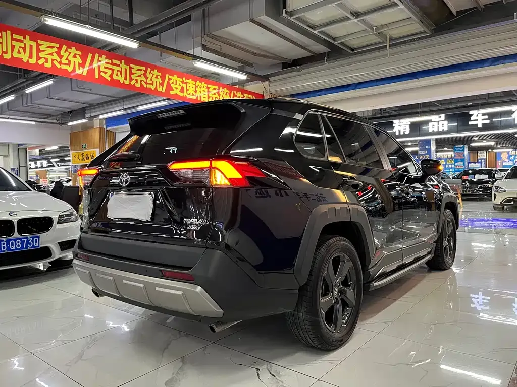 Toyota RAV4 2022 из CN, фото 7