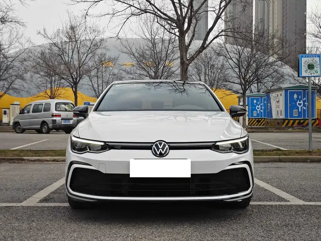 Volkswagen Golf — фото 10