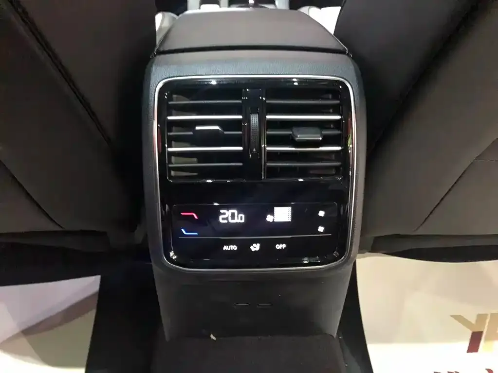 Volkswagen Magotan 2025 из CN, фото 2