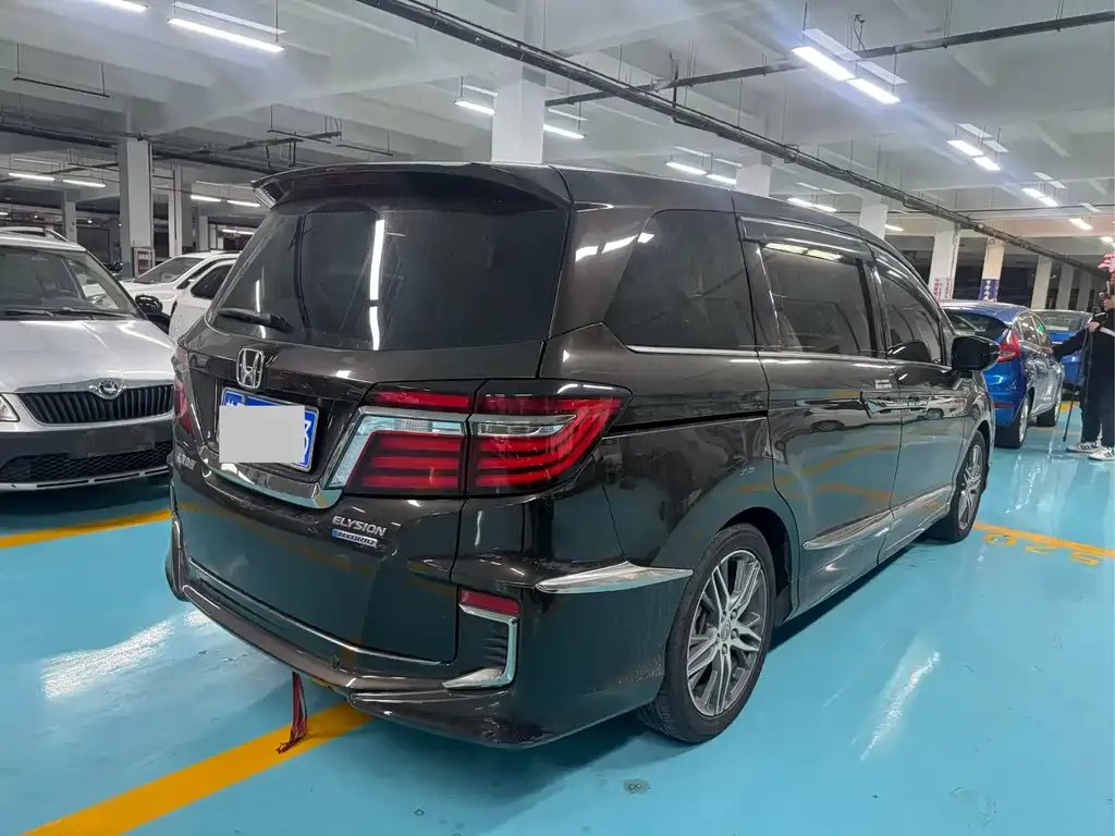 Honda Elysion 2021 из CN, фото 3