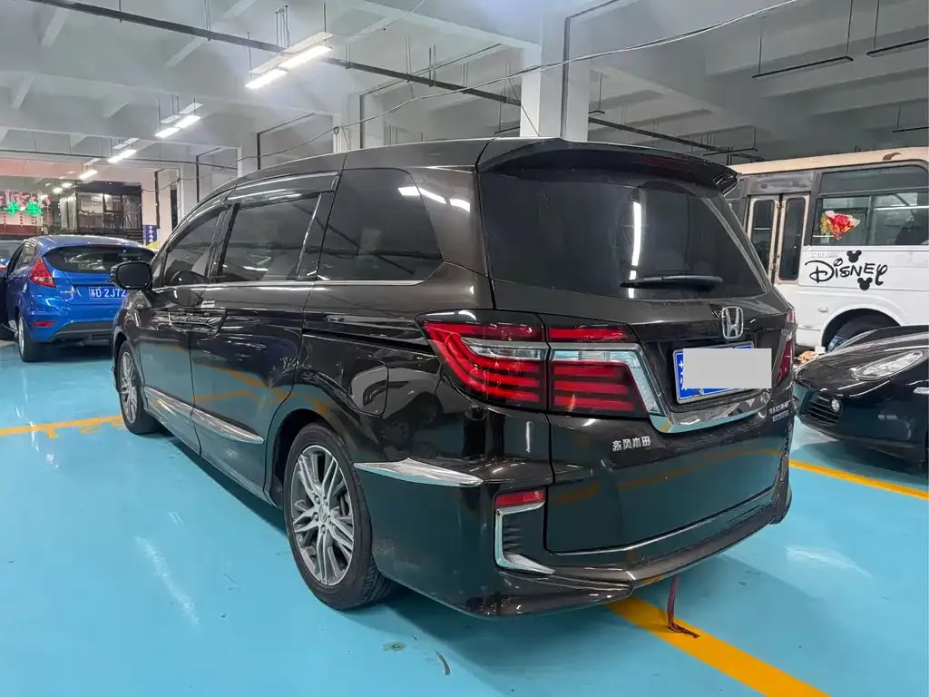 Honda Elysion 2021 из CN, фото 8
