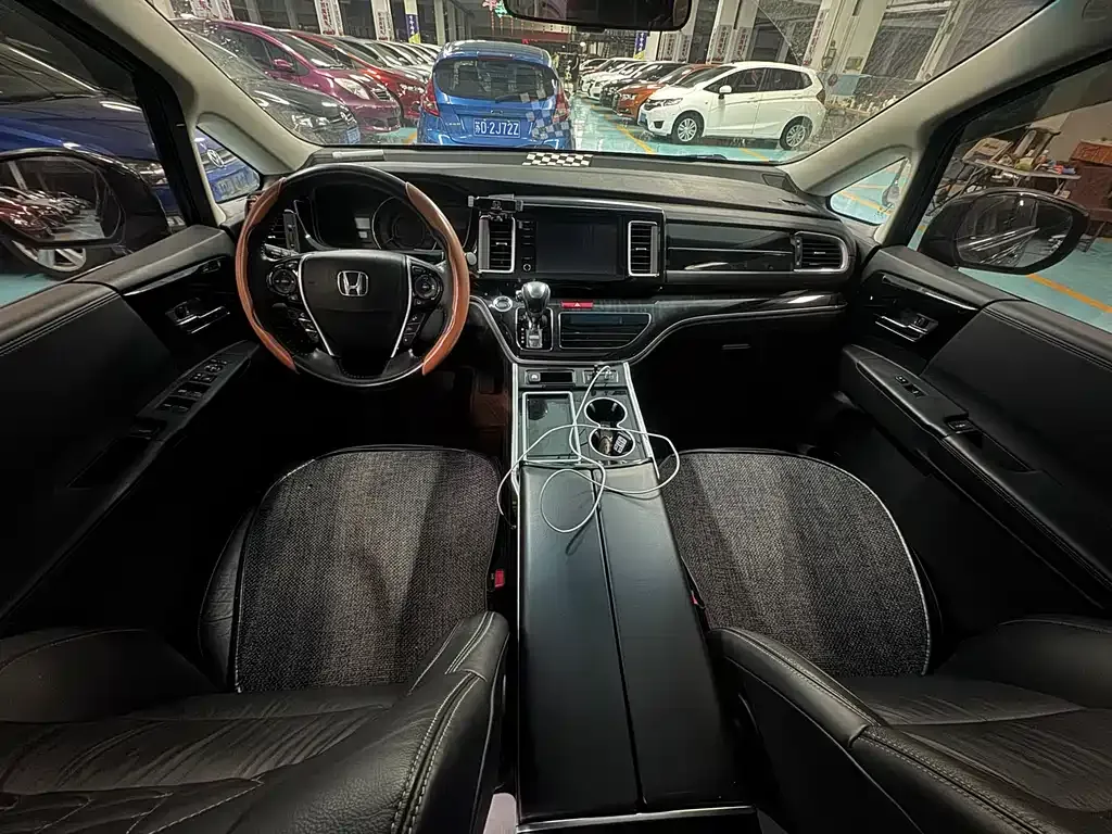 Honda Elysion 2021 из CN, фото 10