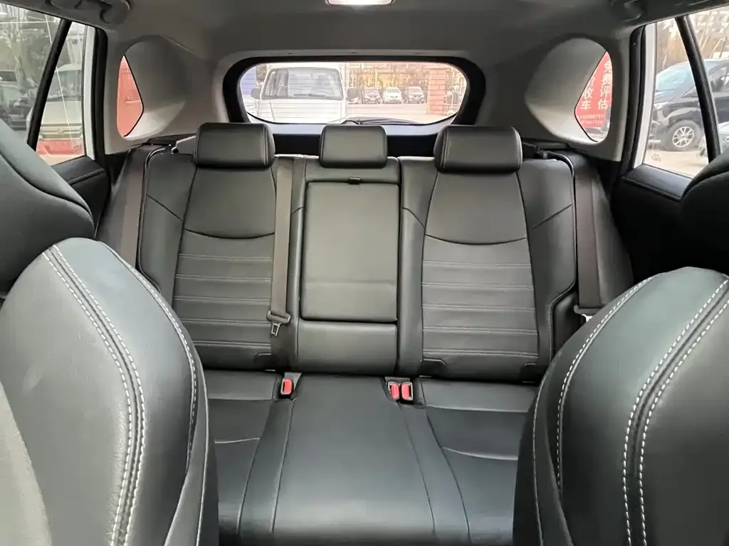 Toyota Wildlander 2023 из CN, фото 7