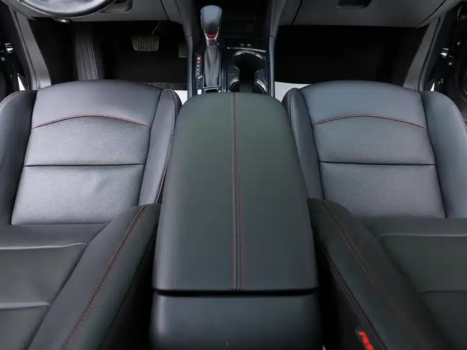 Chevrolet Equinox 2023 из CN, фото 3