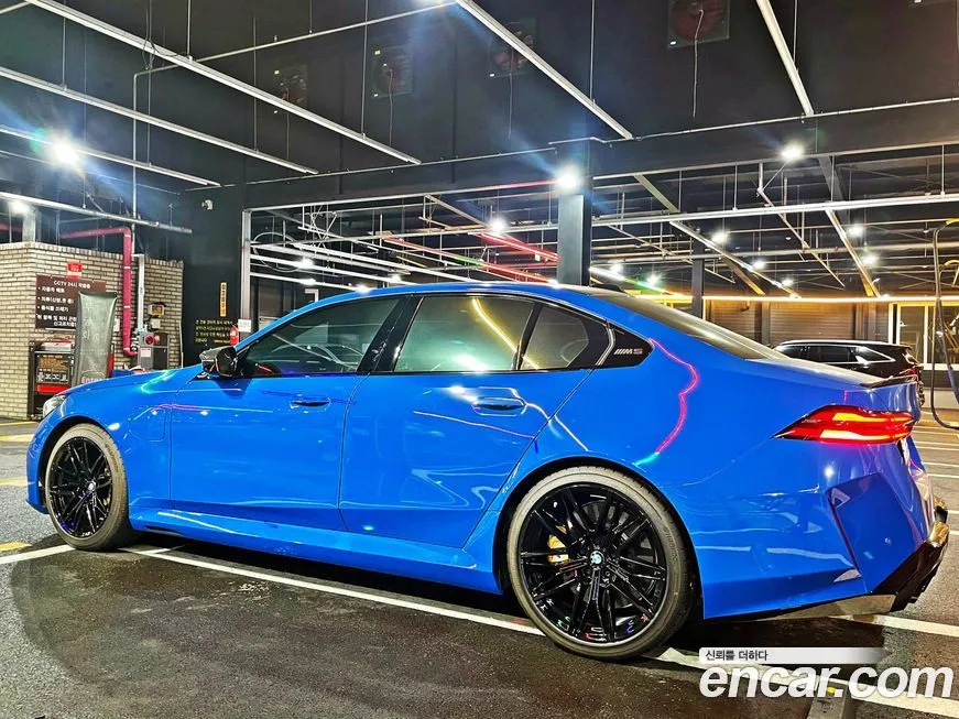 BMW M5 2025 из KR, фото 6