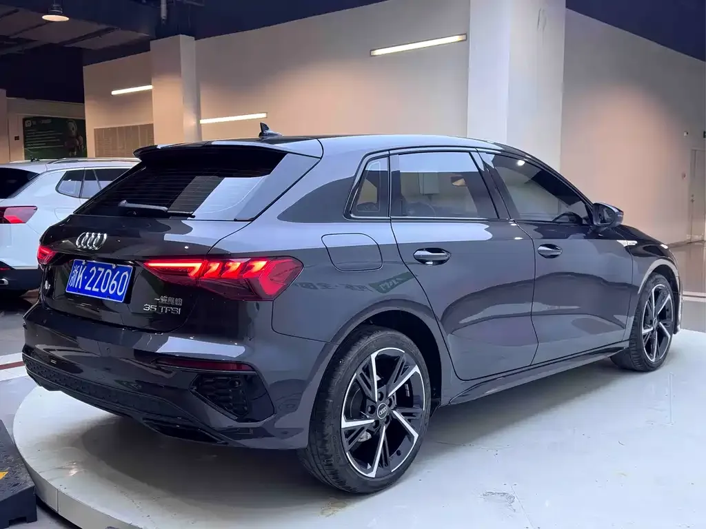 Audi A3 2023 из CN, фото 9