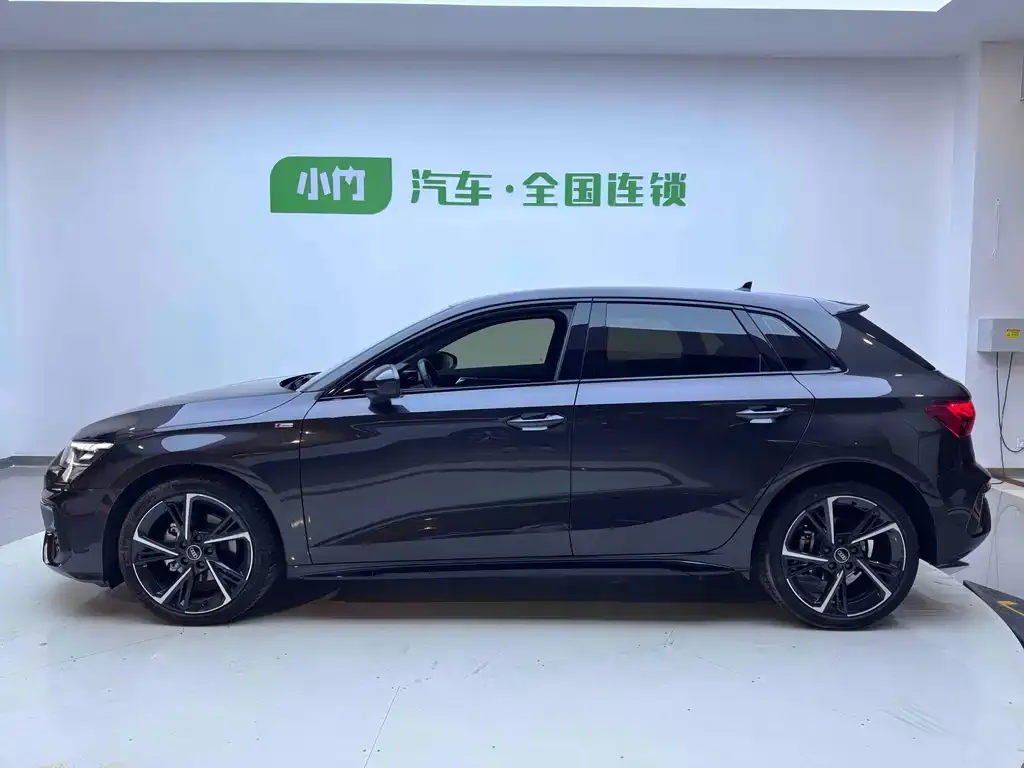 Audi A3 2023 из CN, фото 3