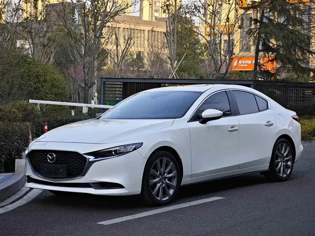 Mazda 3 Axela — фото 1