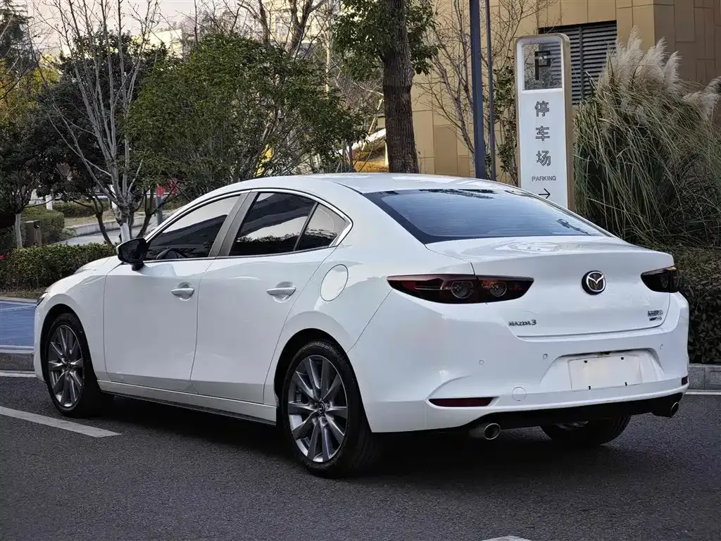 Mazda 3 Axela — фото 6