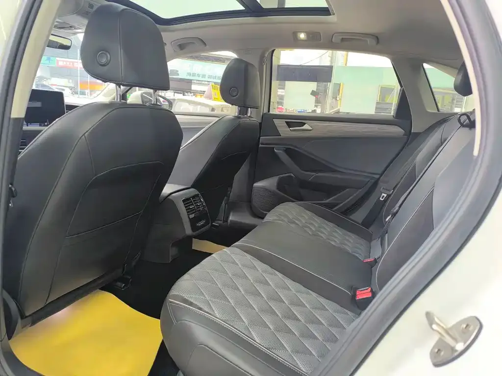 Volkswagen Sagitar 2023 из CN, фото 4