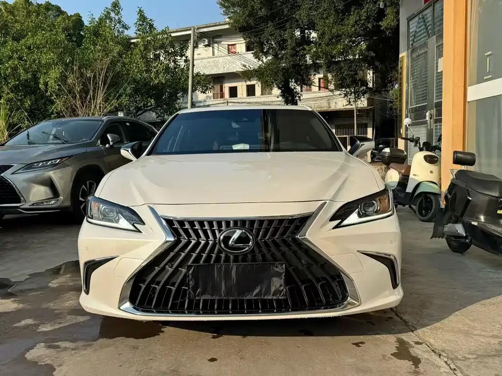 Lexus ES 2024 из CN, фото 1