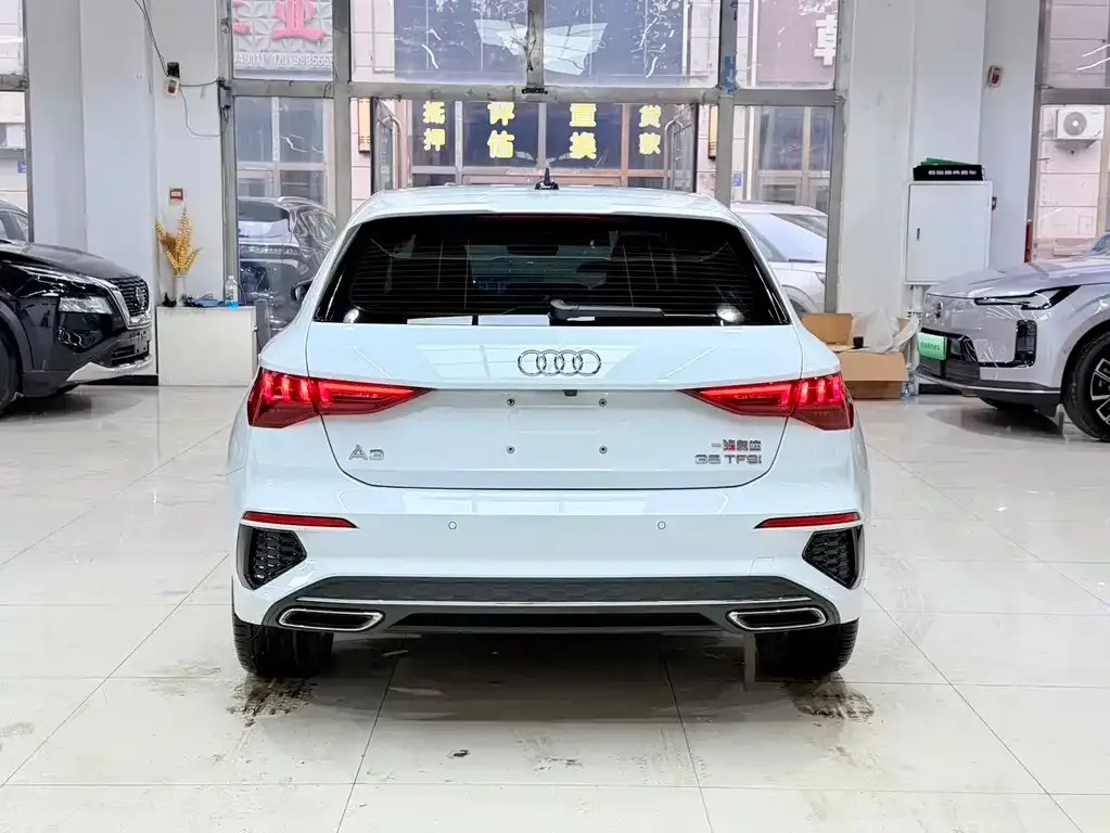 Audi A3 2023 из CN, фото 3