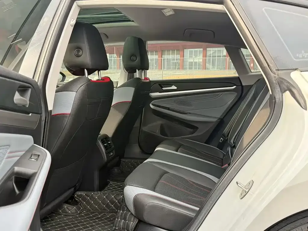 Volkswagen Lamando 2024 из CN, фото 6