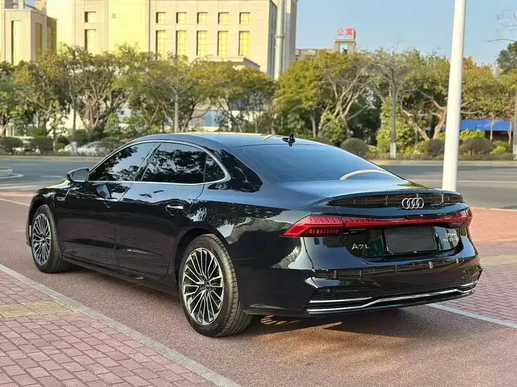 Audi A7L 2025 из CN, фото 4