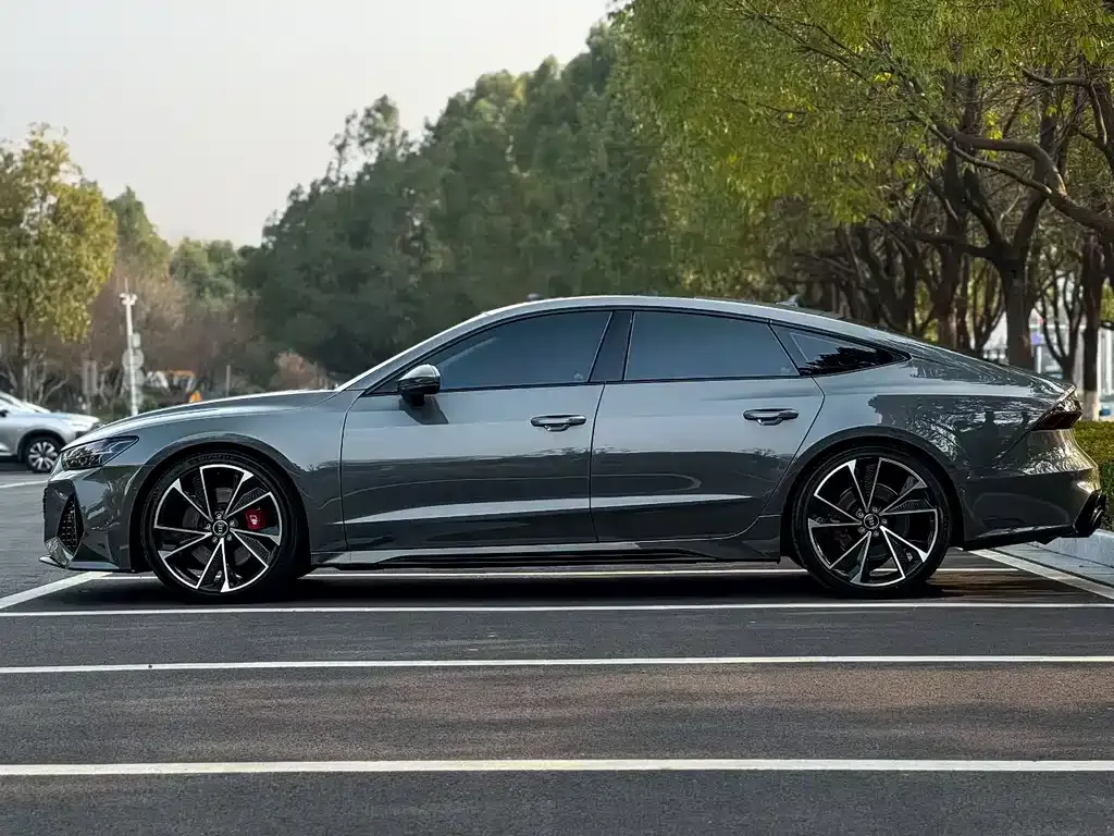 Audi A7 2022 из CN, фото 4