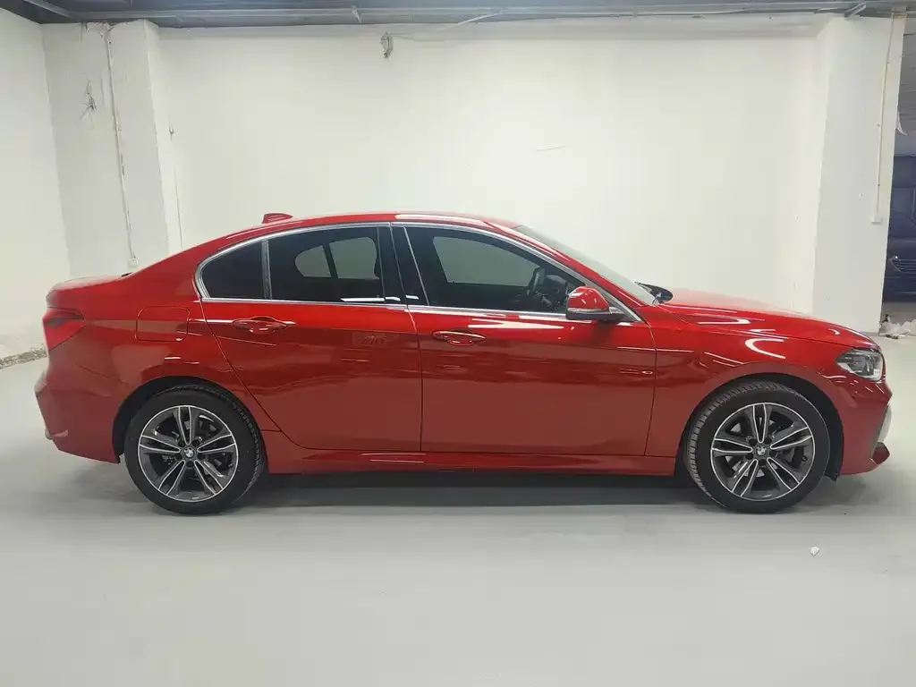 BMW 1 Series 2021 из CN, фото 2