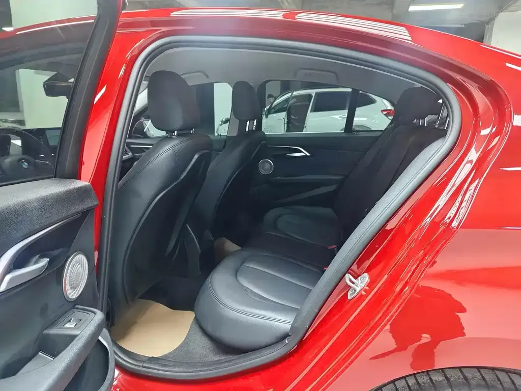 BMW 1 Series 2021 из CN, фото 10
