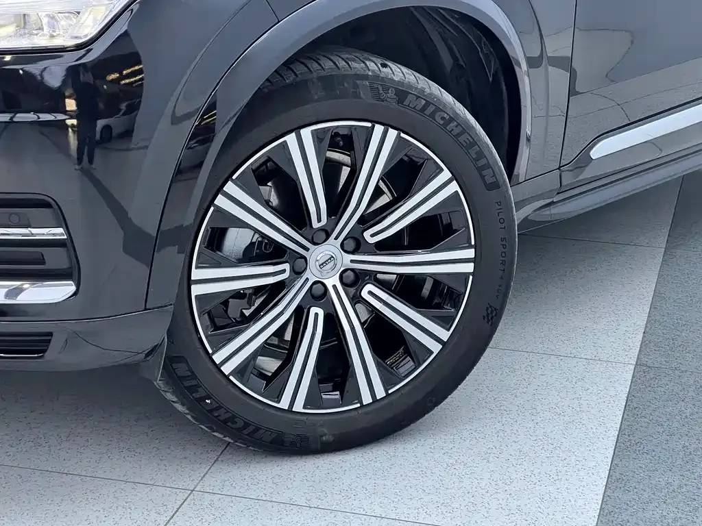Volvo XC90 2023 из CN, фото 8