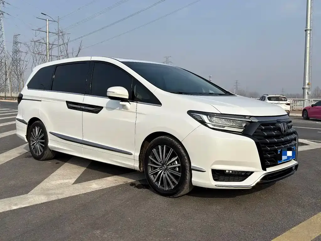 Honda Elysion 2023 из CN, фото 8