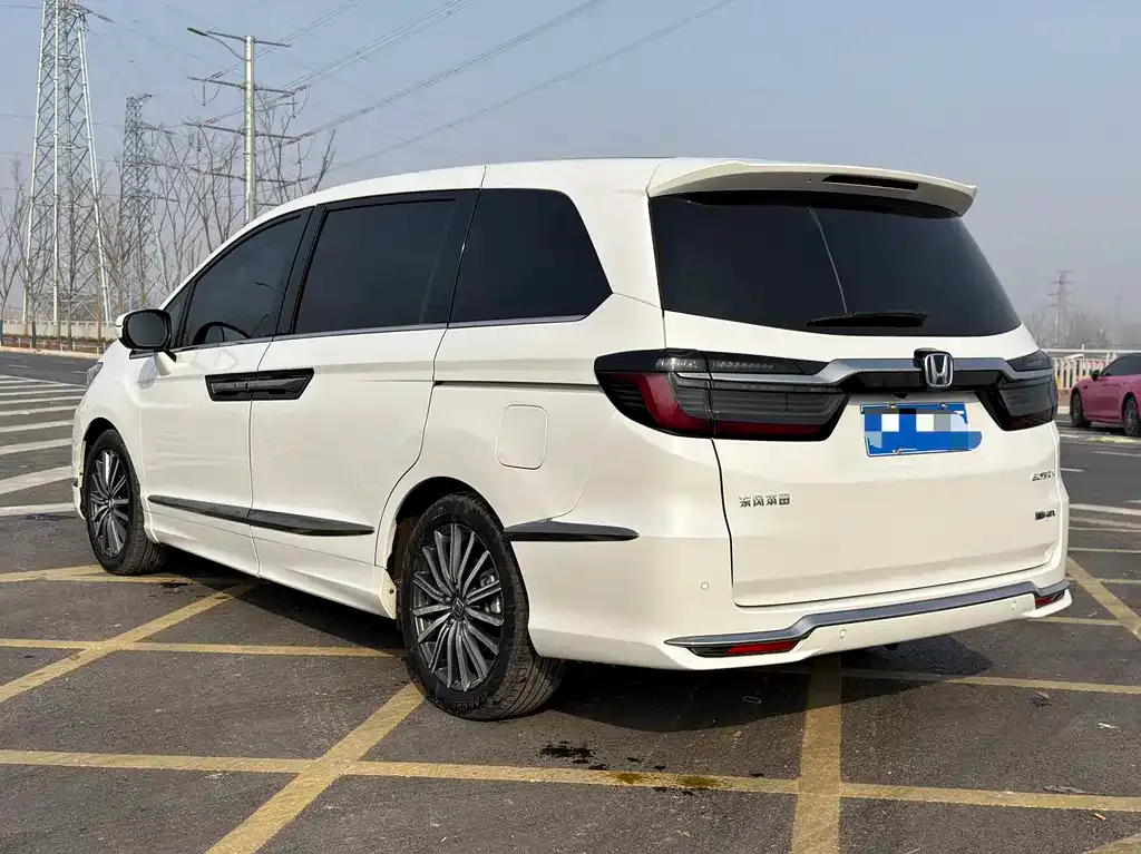 Honda Elysion 2023 из CN, фото 10