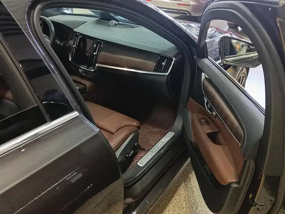 Volvo S90 2022 из CN, фото 6
