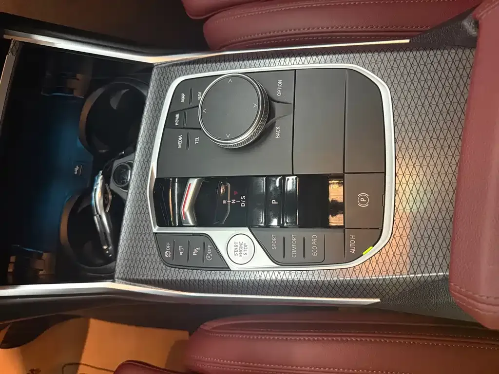 BMW 3 Series 2023 из CN, фото 10