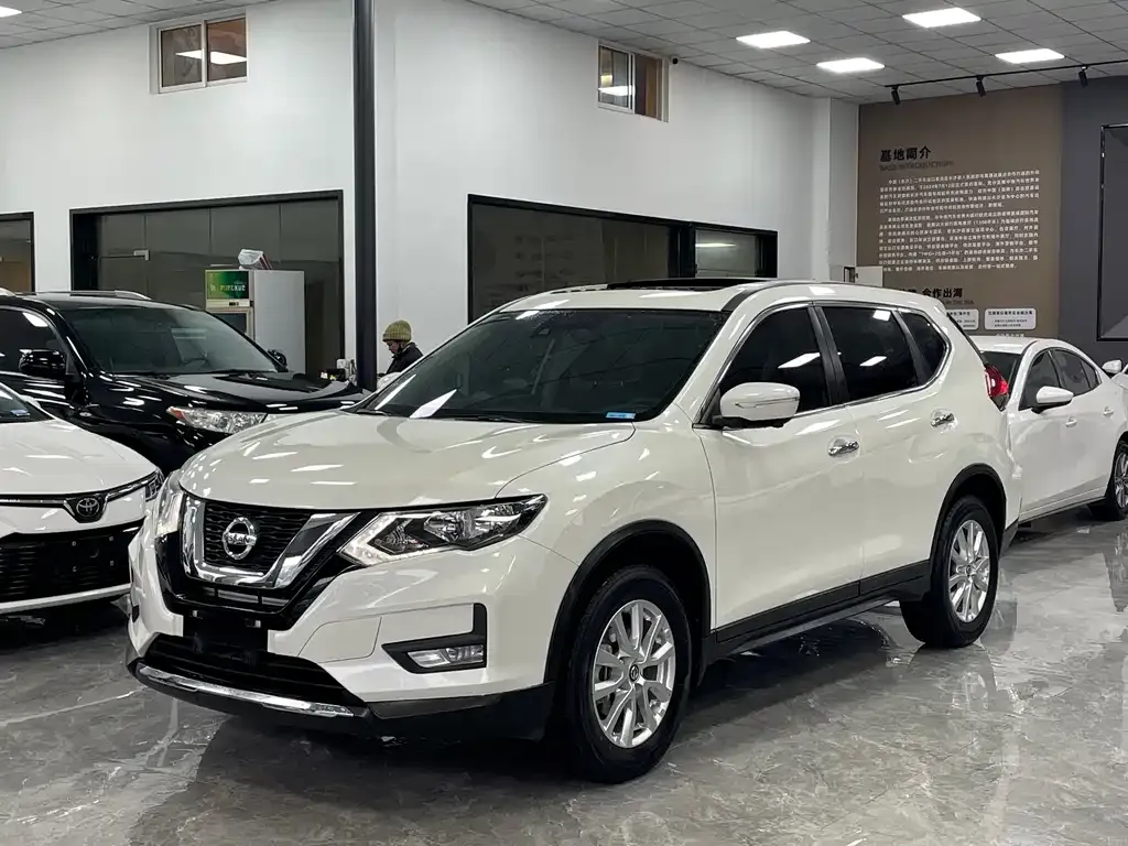 Nissan X-Trail — фото 1