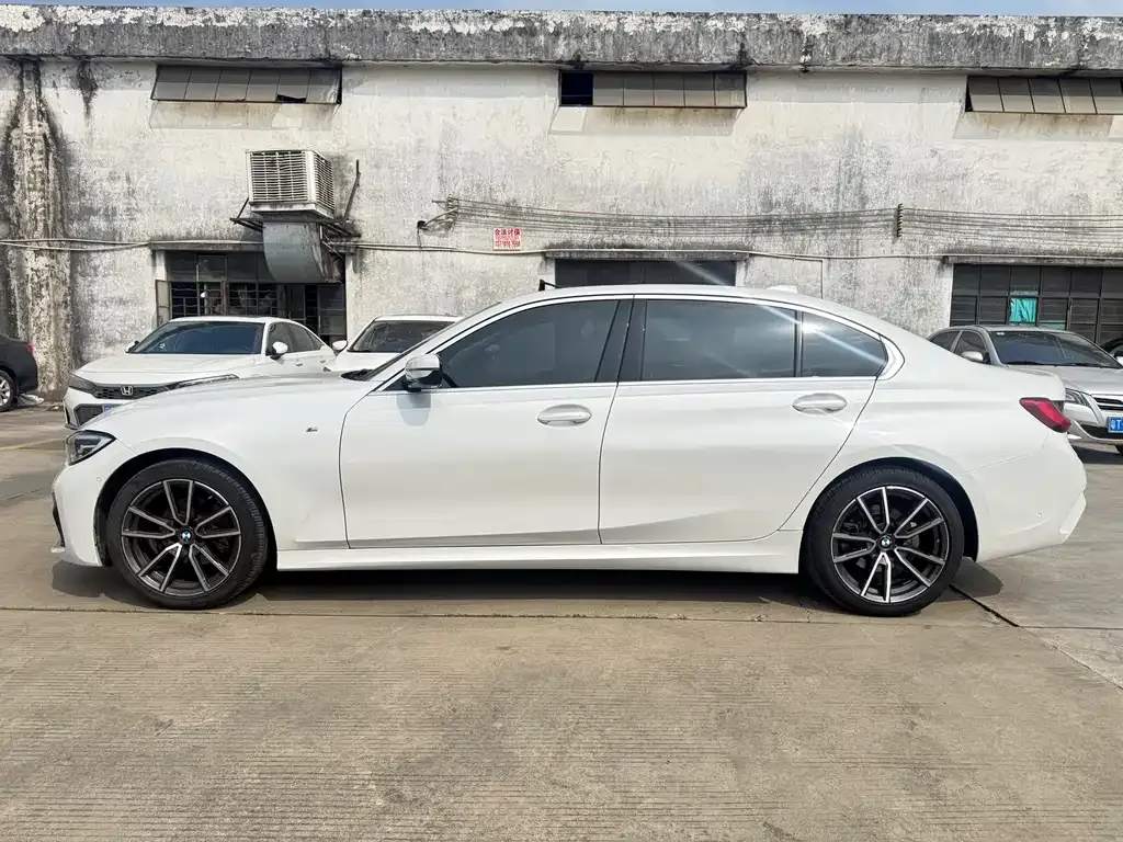 BMW 3 Series 2021 из CN, фото 7