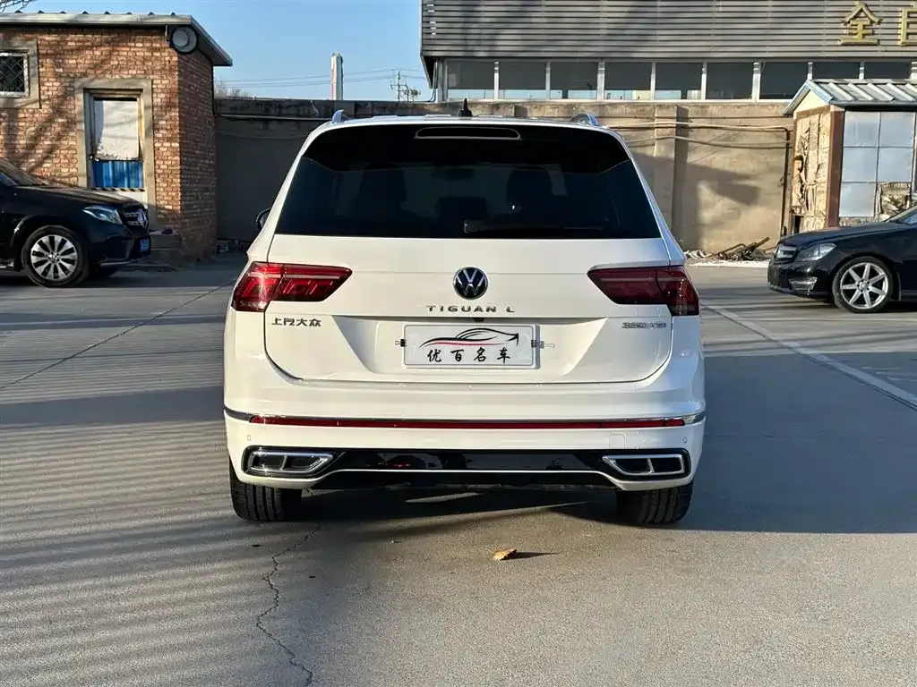 Volkswagen Tiguan L — фото 8